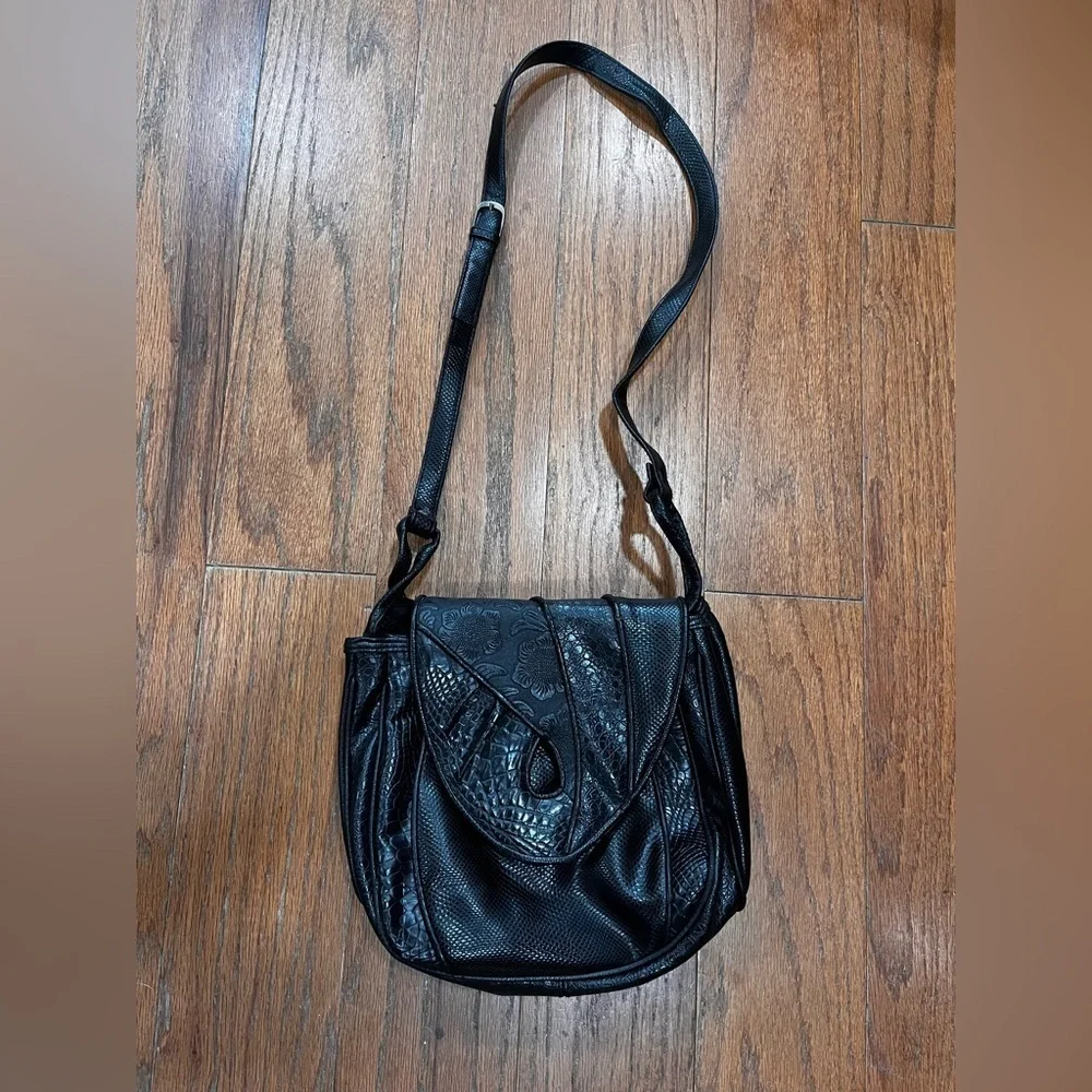 Black faux vegan leather vintage grunge embossed Textured crossbody bag Purse